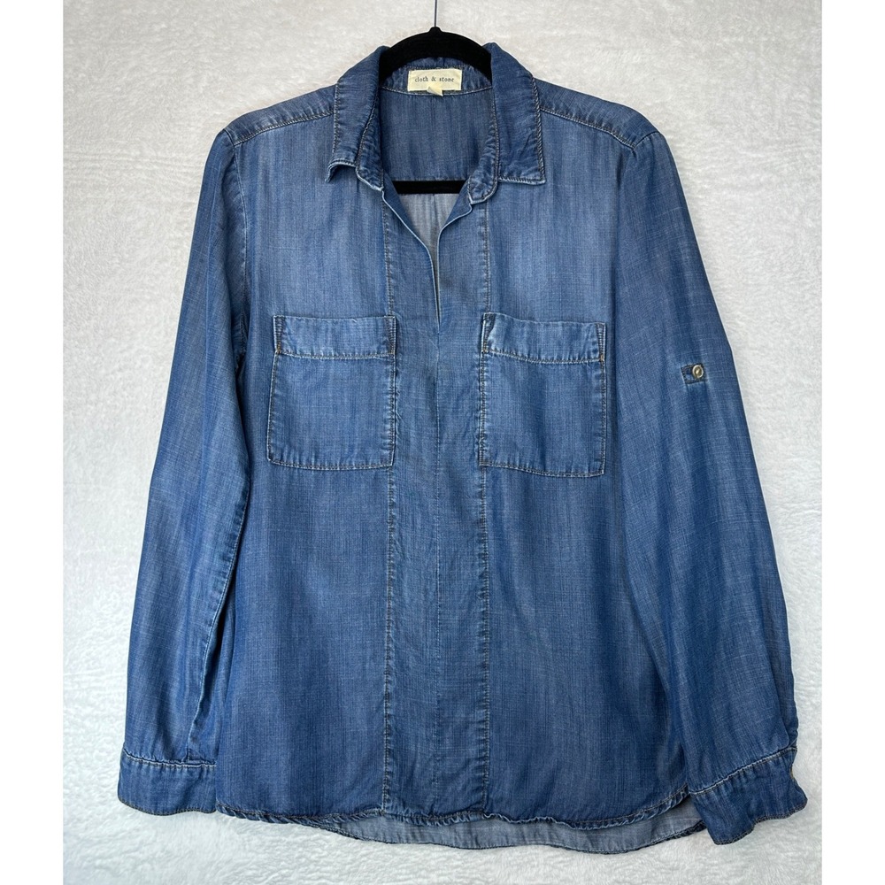 Cloth & Stone Chambray Shirt Womens Medium Blue Roll Tab Sleeve Pockets